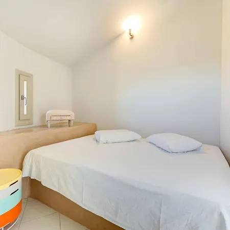 Apartment Monolithia *